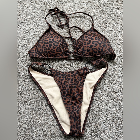 Bikini - Picture 1 of 1